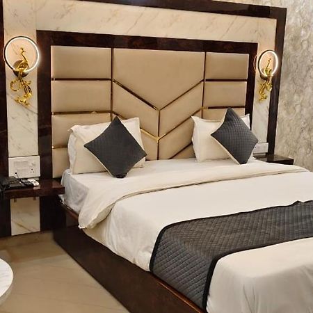 Hotel Maharaja Palace 萨瓦伊马多普尔 外观 照片