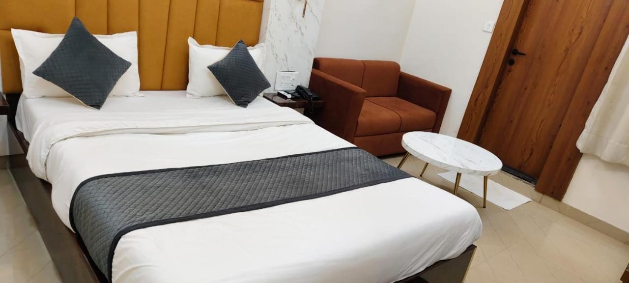 Hotel Maharaja Palace 萨瓦伊马多普尔 外观 照片